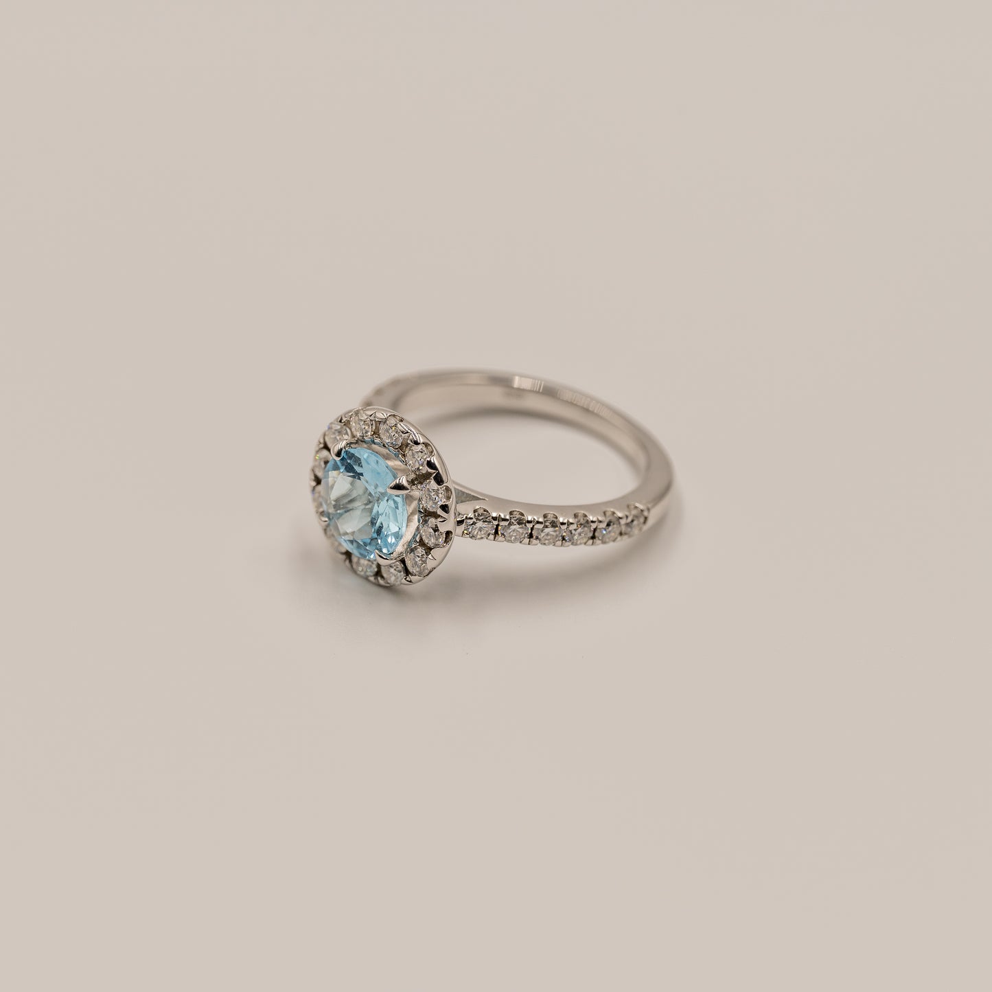 Blue | Topaas & Moissanite Diamant - Madamas - Antwerp